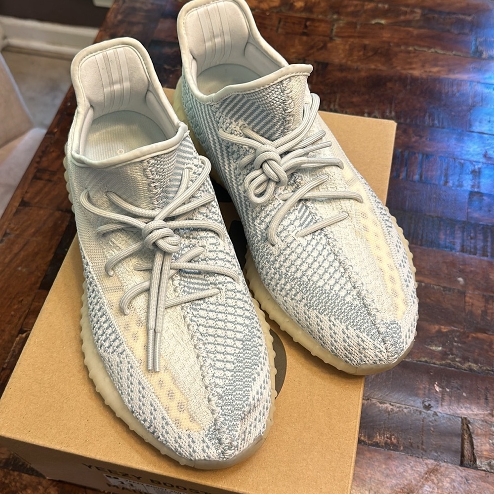 YEEZY CLOWHT SIZE 11 - Picture 2 of 6